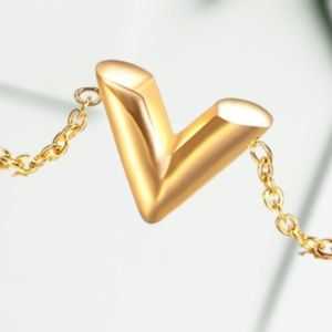 18k Gold Plated V Bracelet